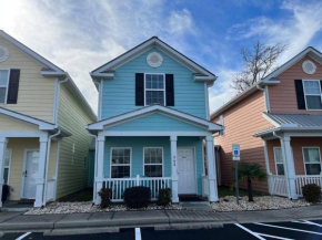 Newly Upgraded 2-BR Cottage, 2 Blocks To Beach